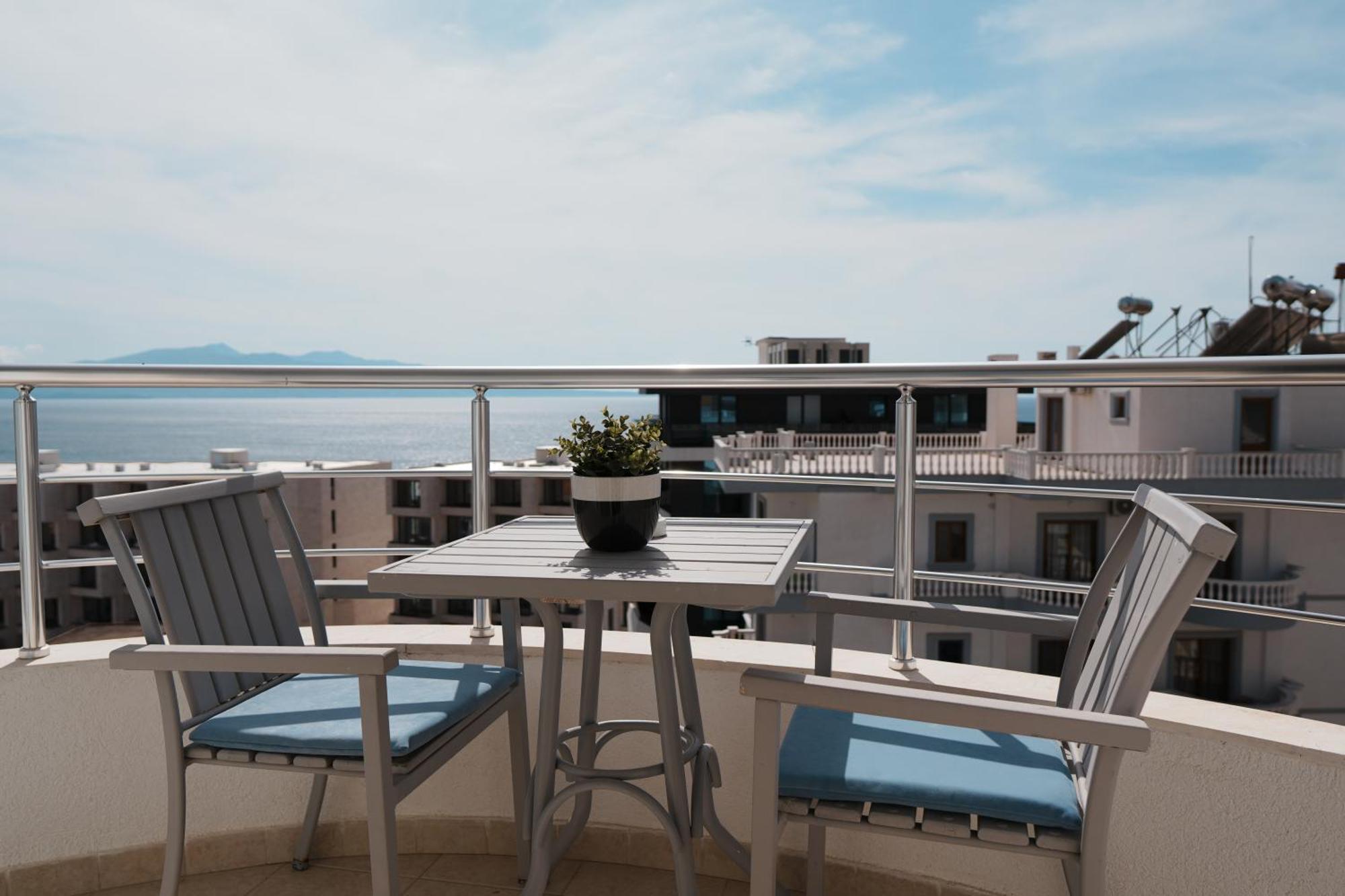 Hotel Blue Sky Sarandë Exterior foto