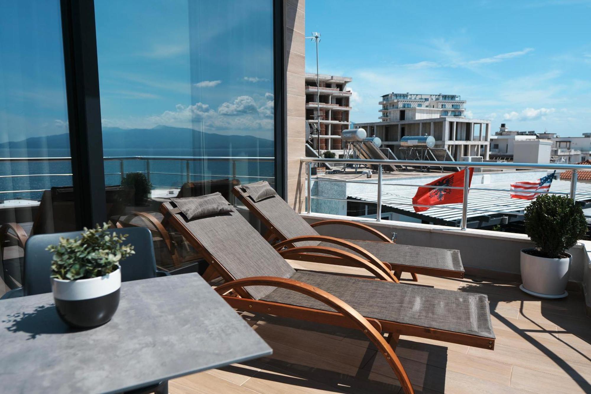 Hotel Blue Sky Sarandë Exterior foto